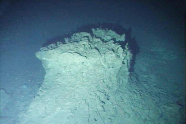 Mud chimney encountered during Alvin Dive 3914