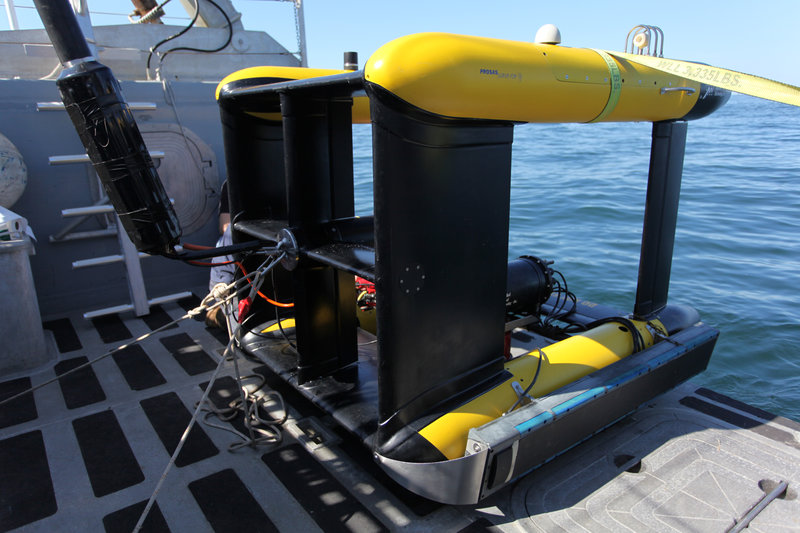 The PROSAS Surveyor towfish operates much like a box kite and provides tremendous stability for synthetic aperture sonar processing.  The sonar’s transducer arrays are situated on both sides of the tow vehicle’s lower hulls.
