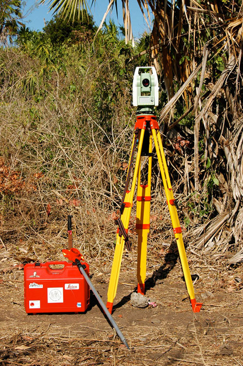 The electronic total station is set up at Vista Alegre to create a topographic map of the site. The device uses lasers and a prism to create a very precise and detailed map.