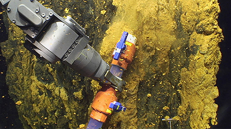 On the last dive of the expedition, scientists revisited the Mariana southern back-arc to gather samples at the tall chimney known as Golden Horn at Urashima vent.