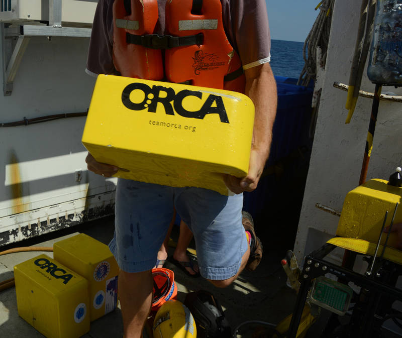 Removing syntactic foam blocks from Medusa to weigh.