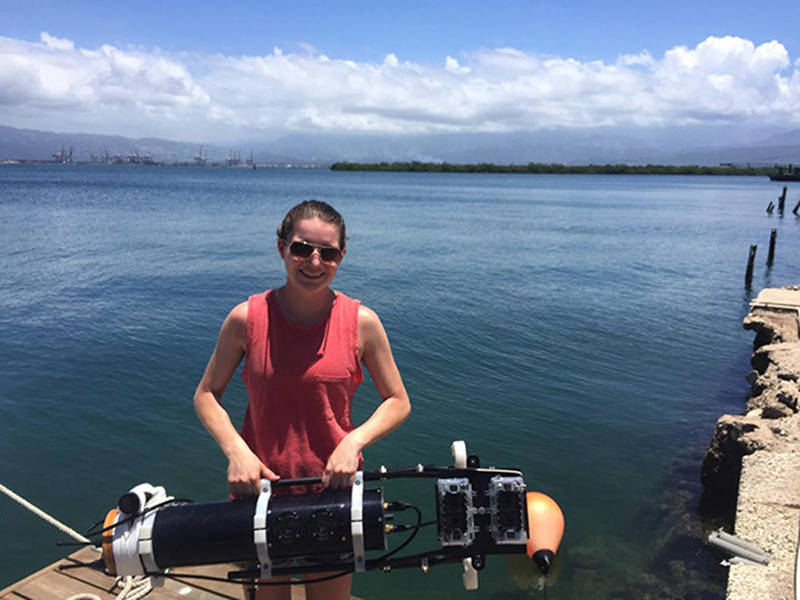 University of Michigan Student Katie Skinner with Australian Centre for Field Robotics Stereo Diver Rig.