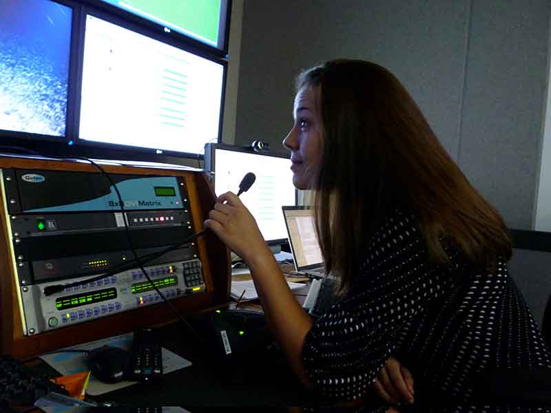 Eleanor Bors, one of Tim Shank's Doctoral students with the MIT-WHOI joint program, has been based at the Seattle ECC during the INDEX SATAL 2010 Expedition.