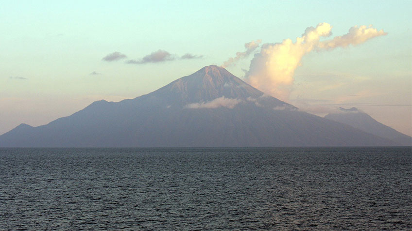 Siau is an active volcano rising 1,827 meters above the ocean and dropping steeply into the sea.