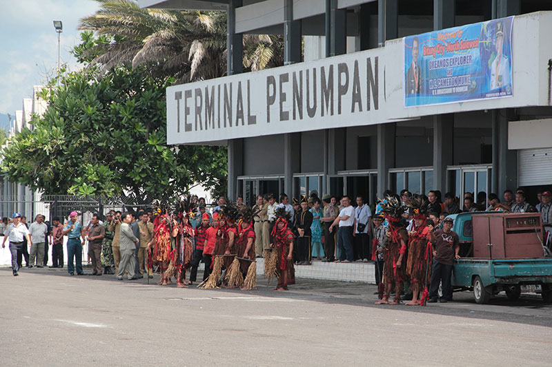 Before the Welcoming Ceremony begins, dancers and local hosts await the arrival of the Governor of North Sulawesi and Mayor of Bitung.