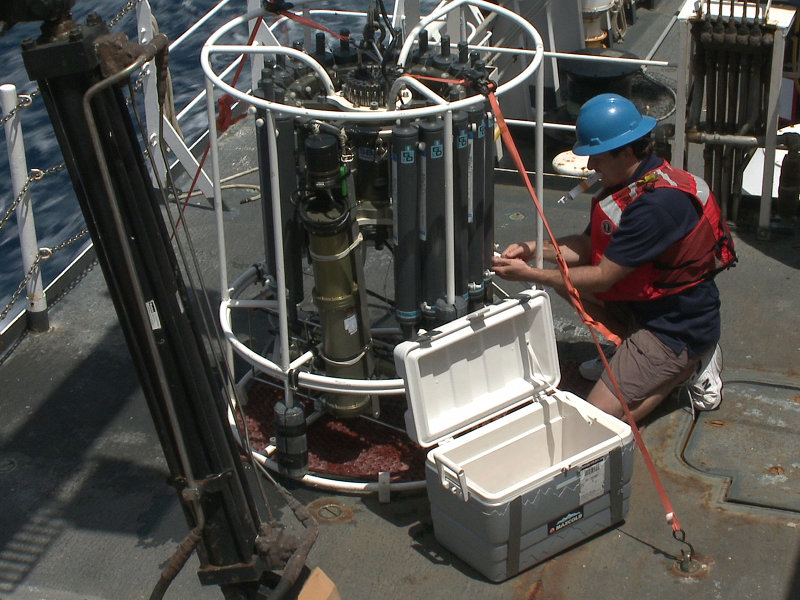 A vertical CTD cast was conducted this afternoon to test the system and collect water samples.