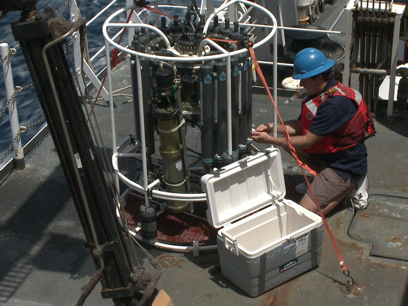 A vertical CTD cast was conducted this afternoon to test the system and collect water samples for testing the gas chromatograph.