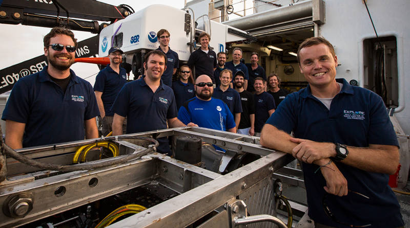 El equipo de ingeniería de Okeanos Explorer.