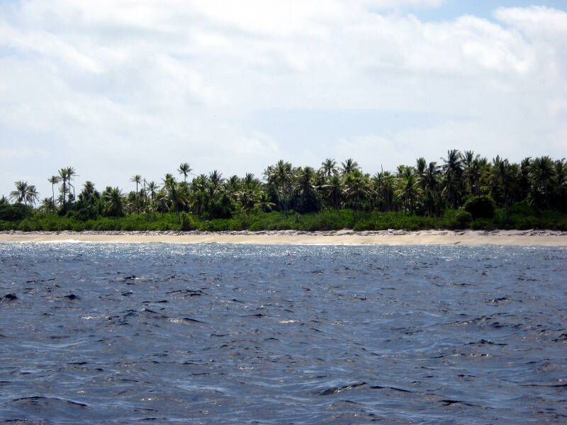 Uninhabited and fully protected shores of Orona Atoll, in the Phoenix Islands Protected Area.