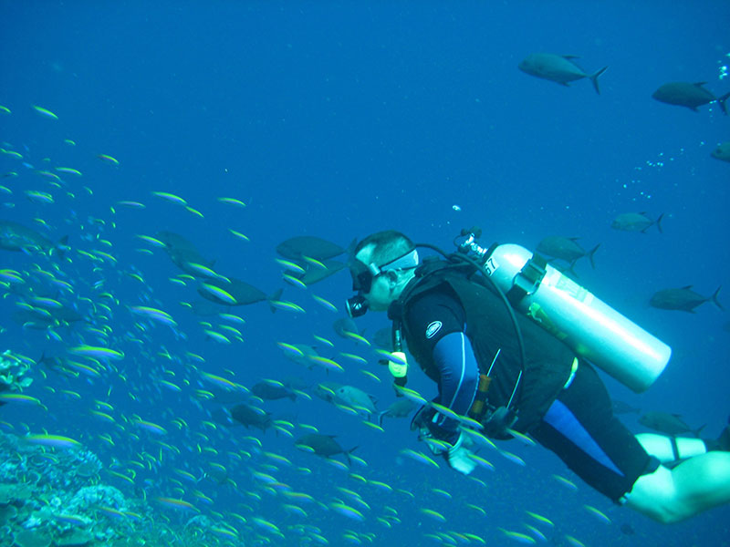 Eric Johnson diving at Jarvis Island in the equatorial Pacific when on the Hi‘ialakai.